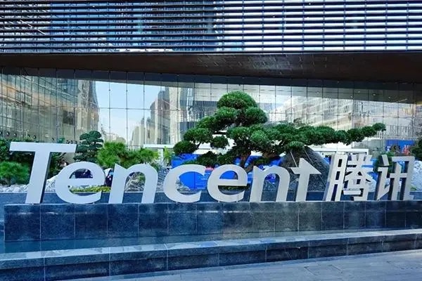 怎么将一个qq号上的好友全部添加到另一个号上？