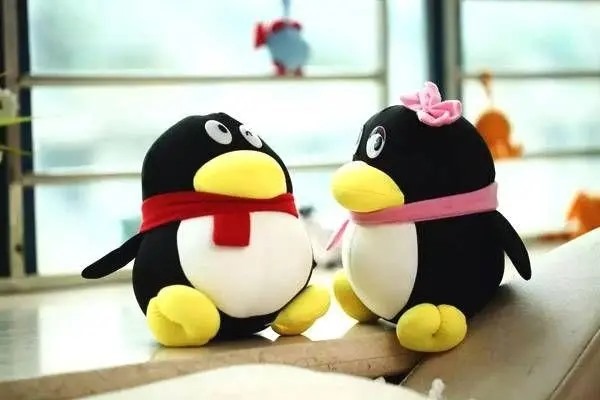 如何把QQ号上的好友批量全部转移到另一个QQ号上？